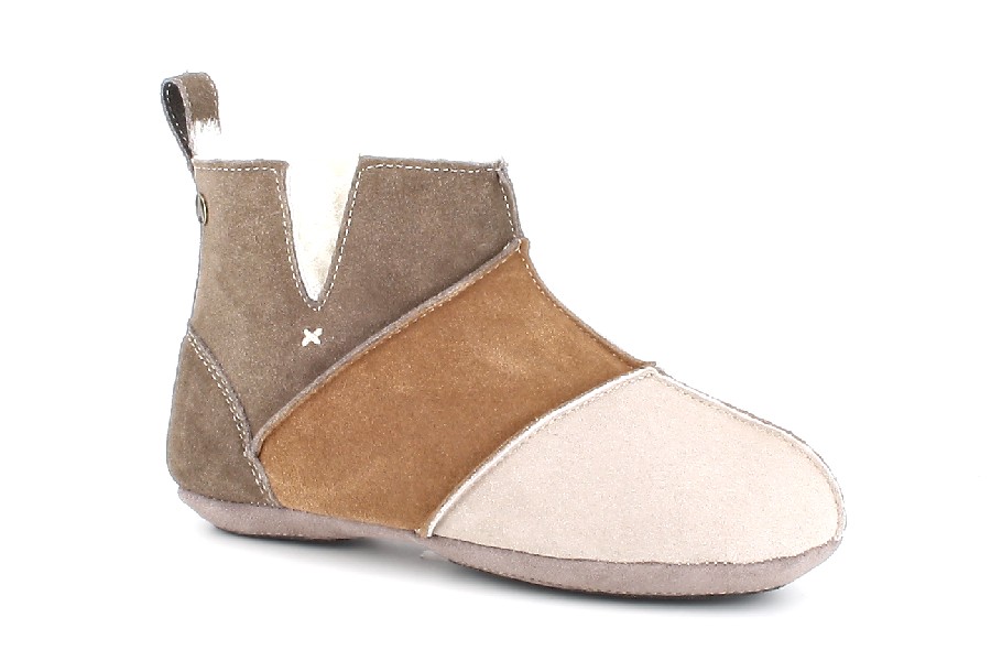 Axelda footwear